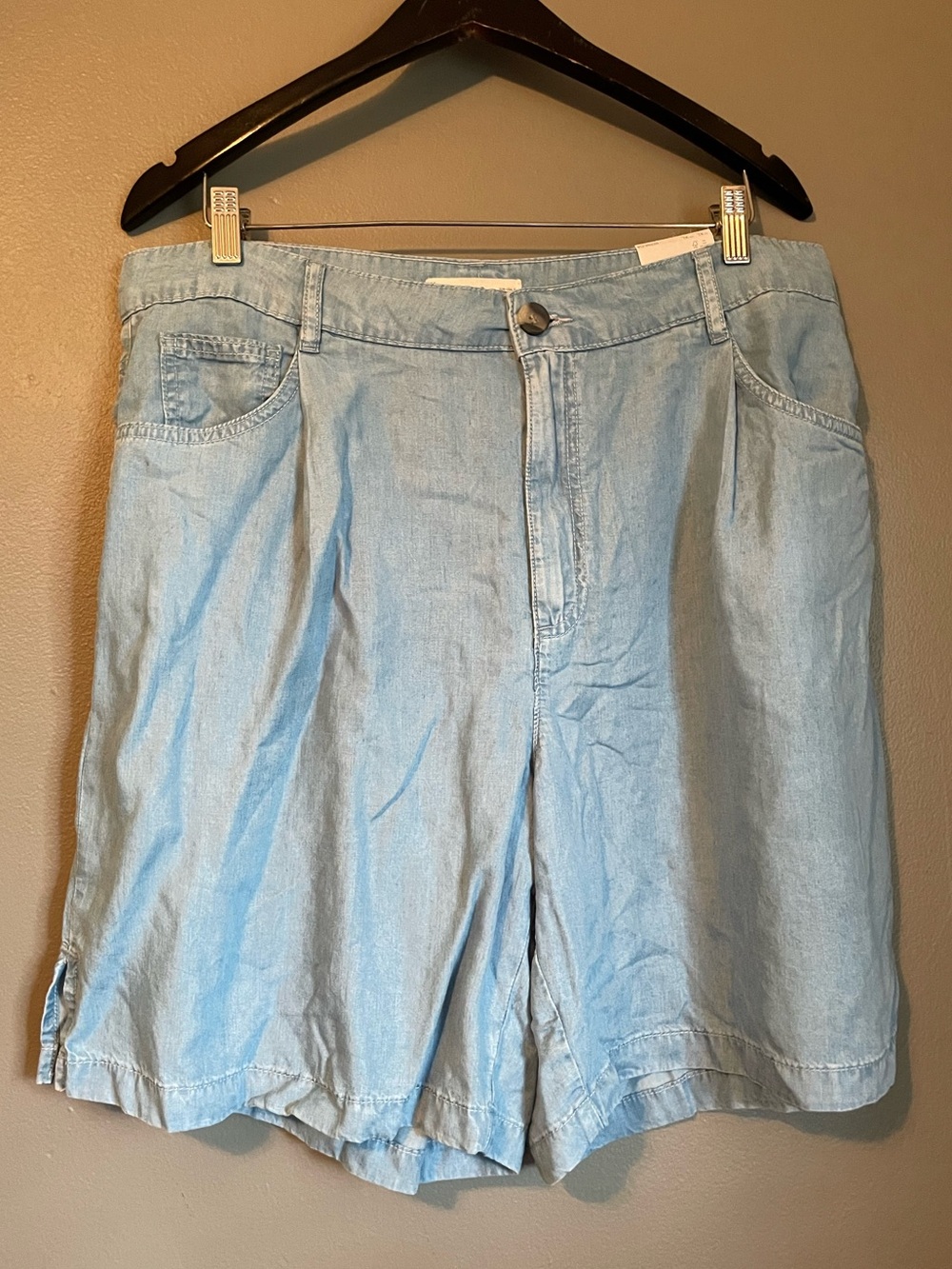 NWT MNG Mango Sz XL Mid-Rise Straight Fit Bermuda Light Wash Jean Shorts Ret $60